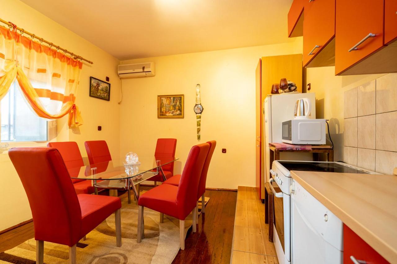 Apartman Jozic Knin Dış mekan fotoğraf