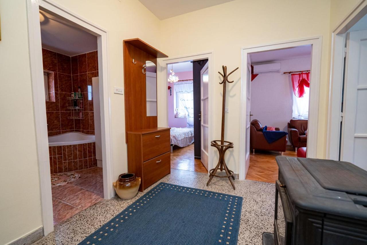 Apartman Jozic Knin Dış mekan fotoğraf