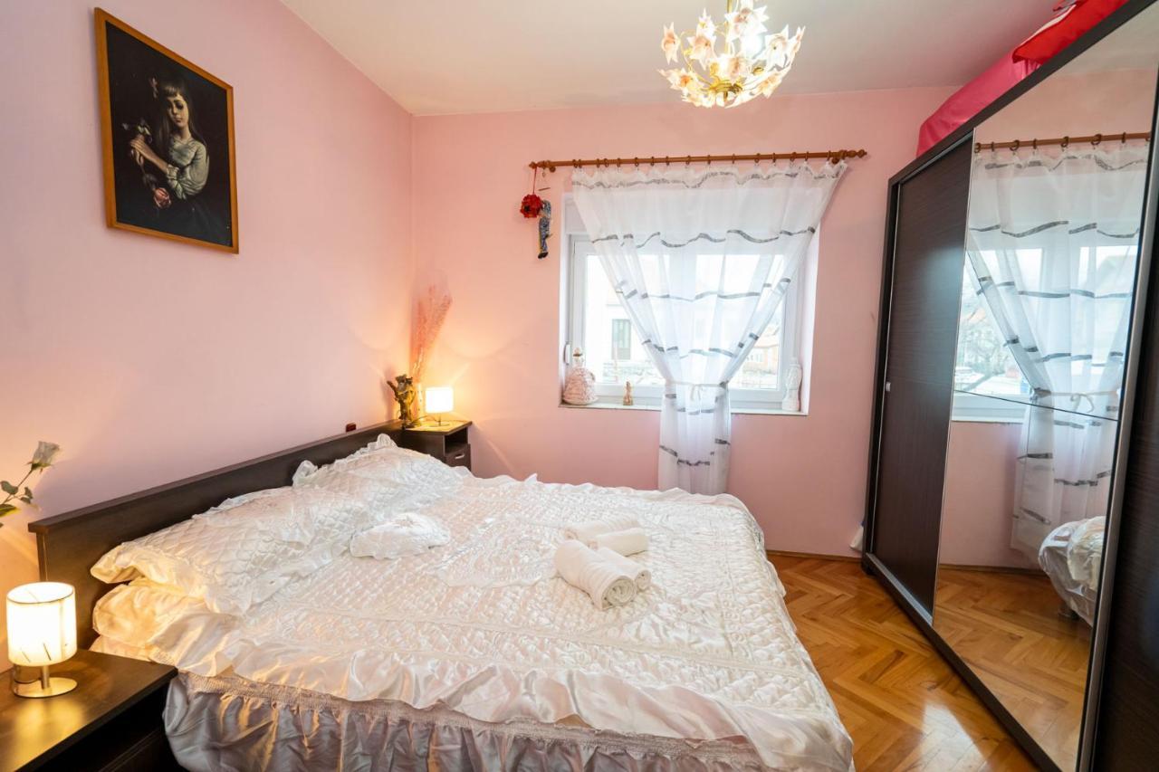 Apartman Jozic Knin Dış mekan fotoğraf