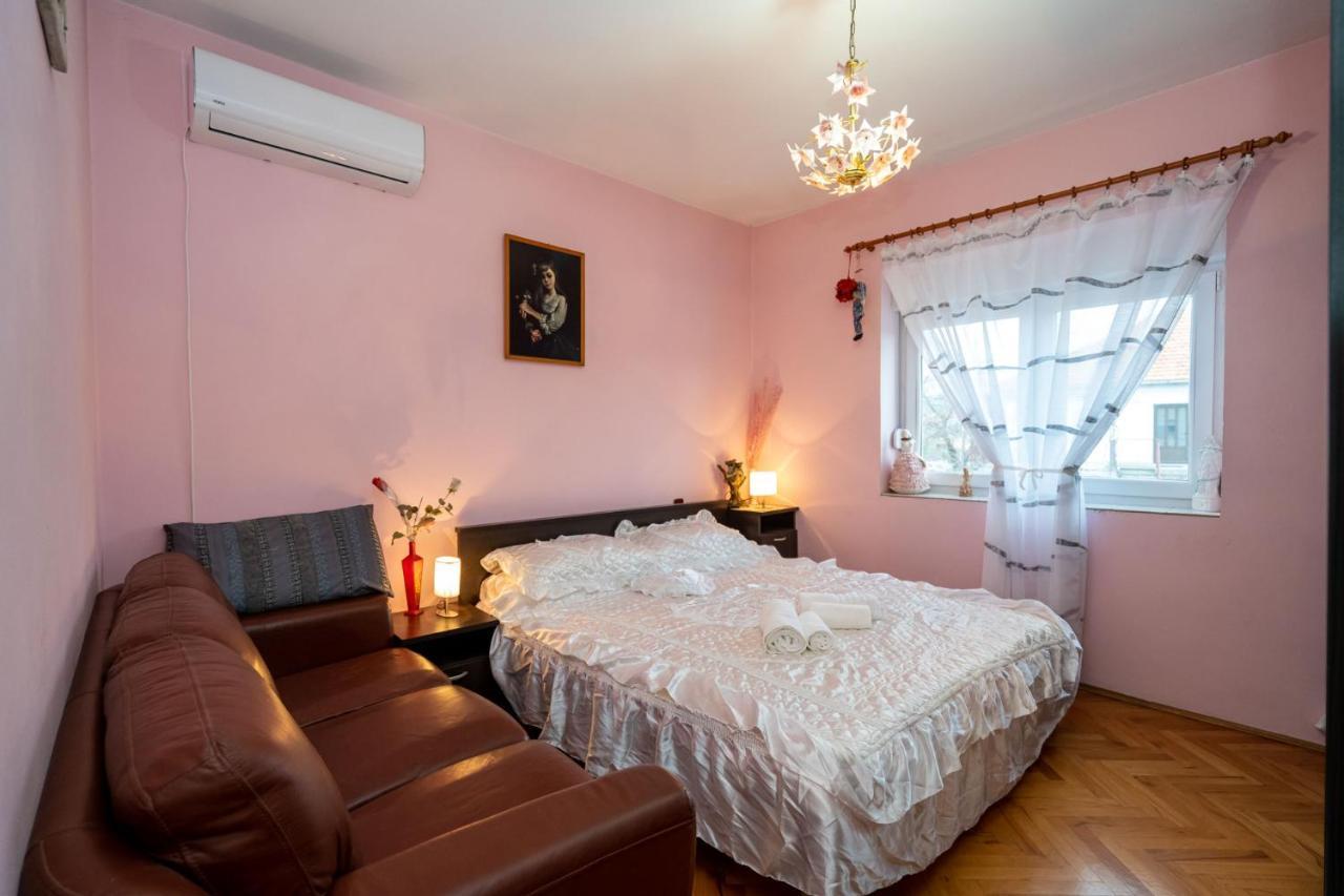 Apartman Jozic Knin Dış mekan fotoğraf