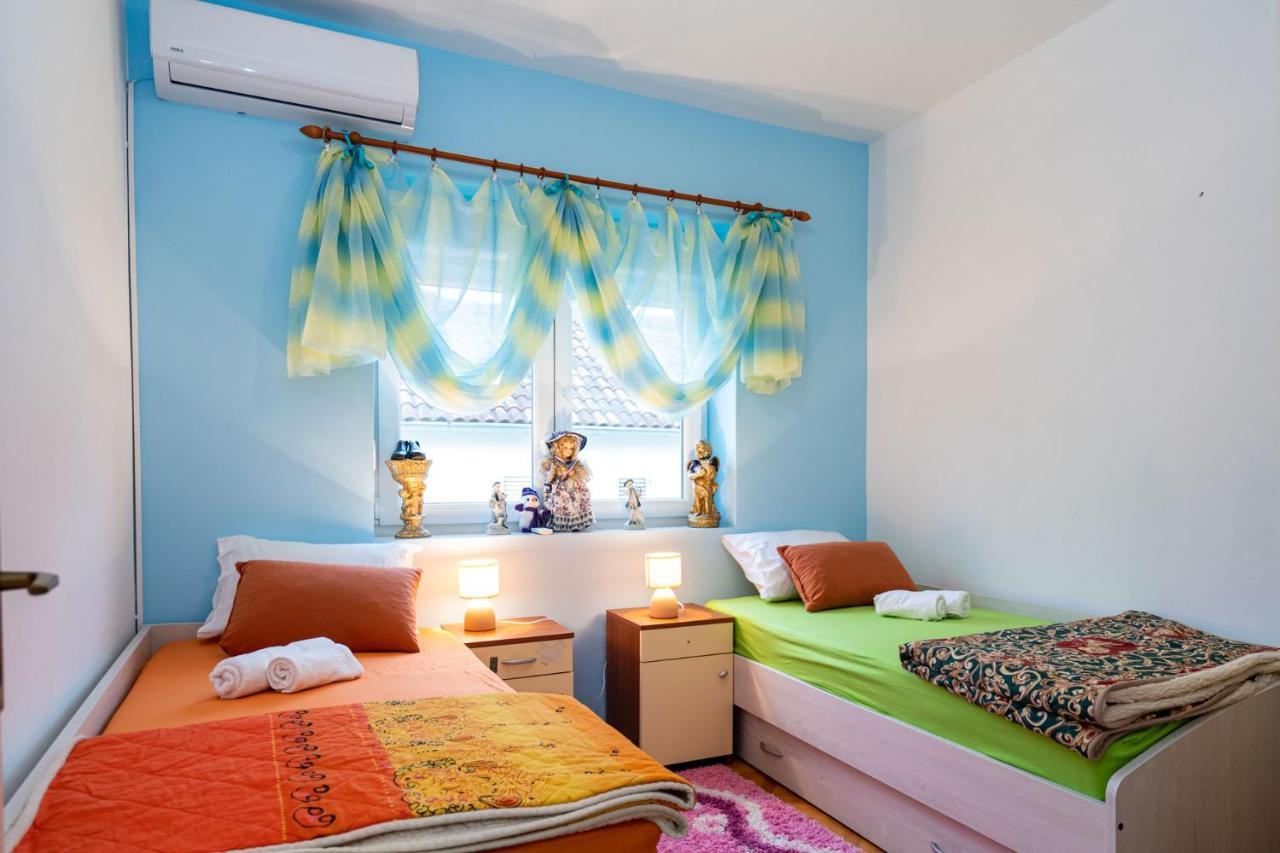 Apartman Jozic Knin Dış mekan fotoğraf